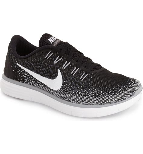 Nike free rn shoes